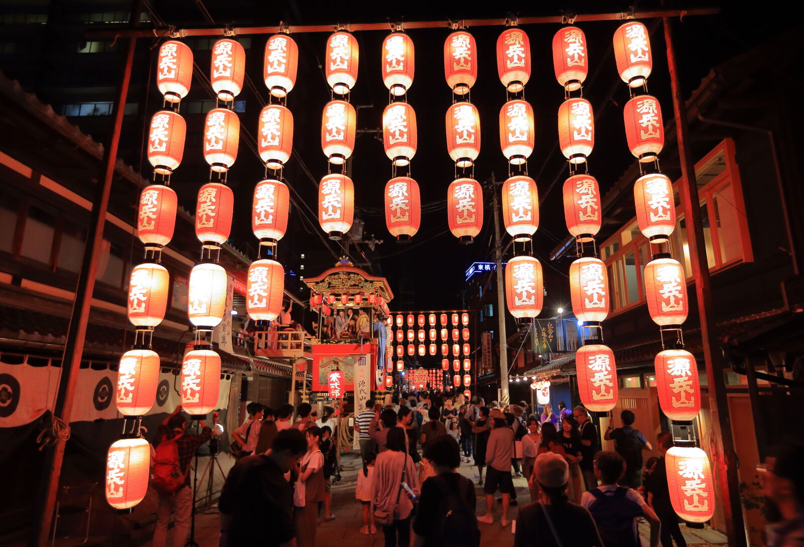 大津祭 宵宮ガイドツアー ～提灯揺れる町並みを歩き、町家で味わう祭の夜～