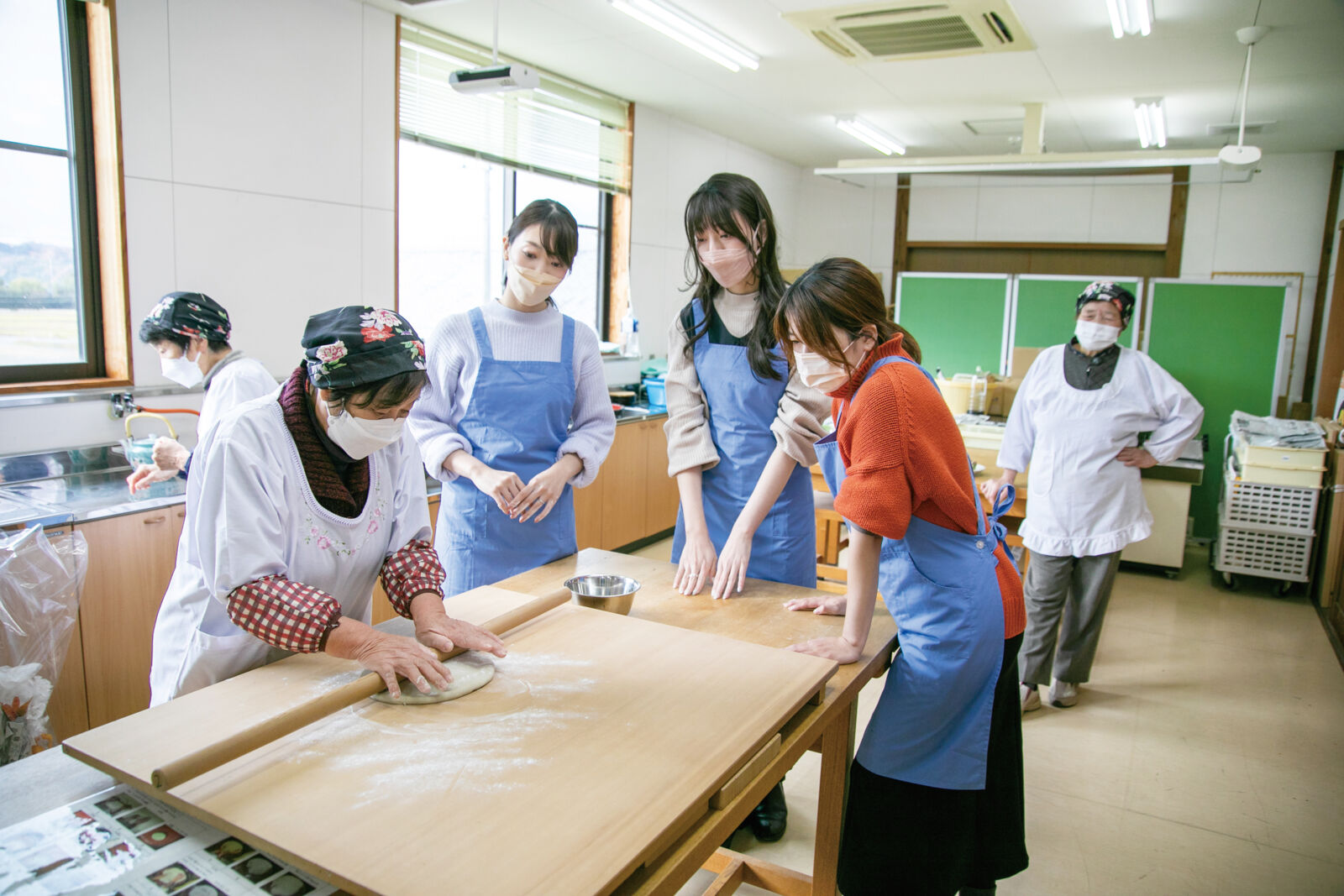 道の駅「伊吹の里 旬彩の森」で体験教室（草木染め/ミニあんどん作り/そば打ち体験）