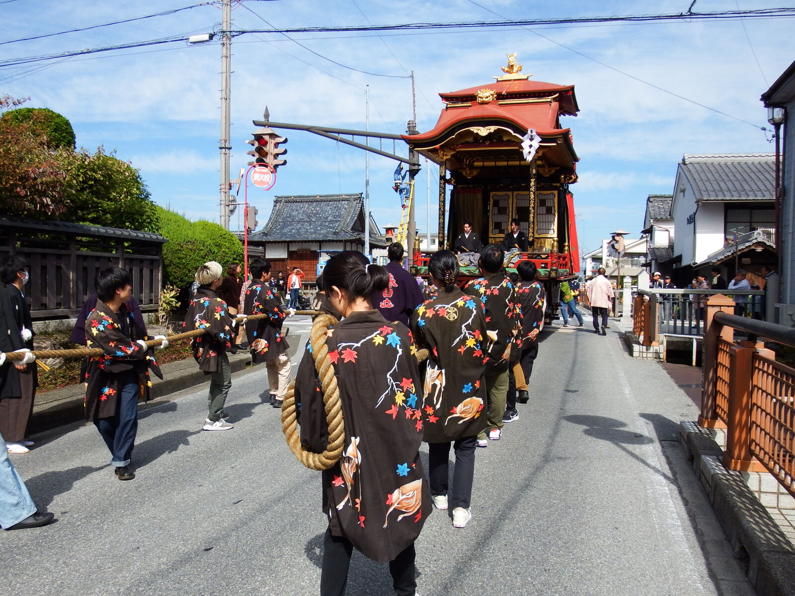 豪華絢爛！長浜 「秋の曳山巡行」 山曳き体験 ～豊臣兄弟から４５０年の伝統を、その手で動かせ！～